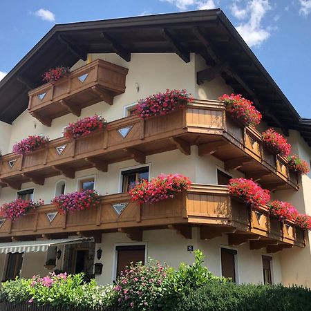 Gaestehaus Neuhauser Zell am Ziller Esterno foto
