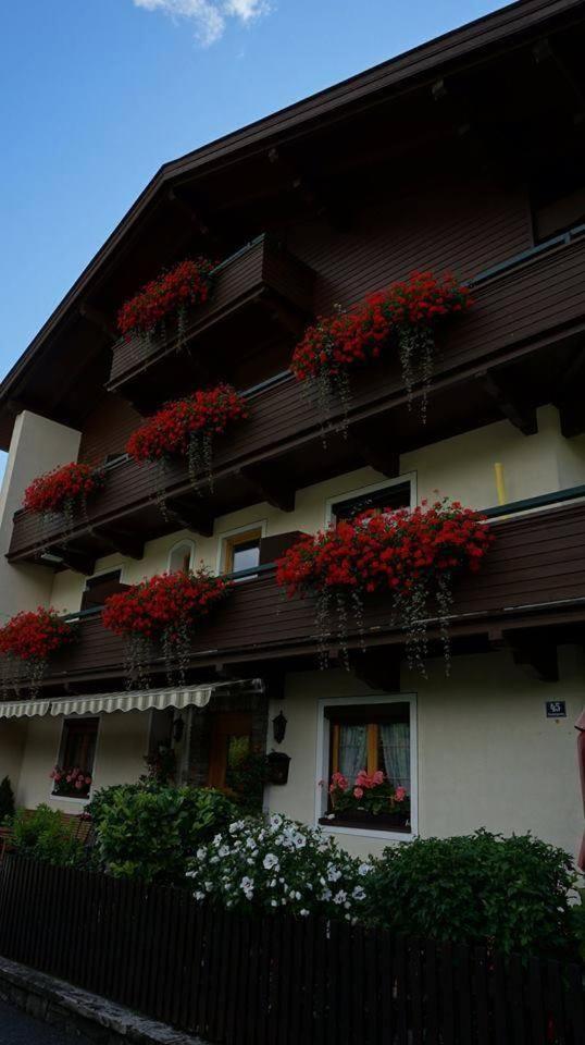 Gaestehaus Neuhauser Zell am Ziller Esterno foto